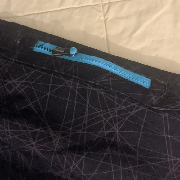 Under Armour women's snowboard jacket - Picture 10 of 17